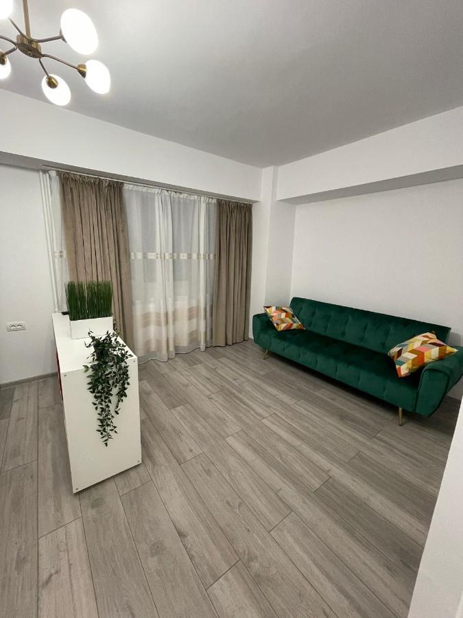 Garsoniera Spatioasa Mega Mall Bucarest Esterno foto